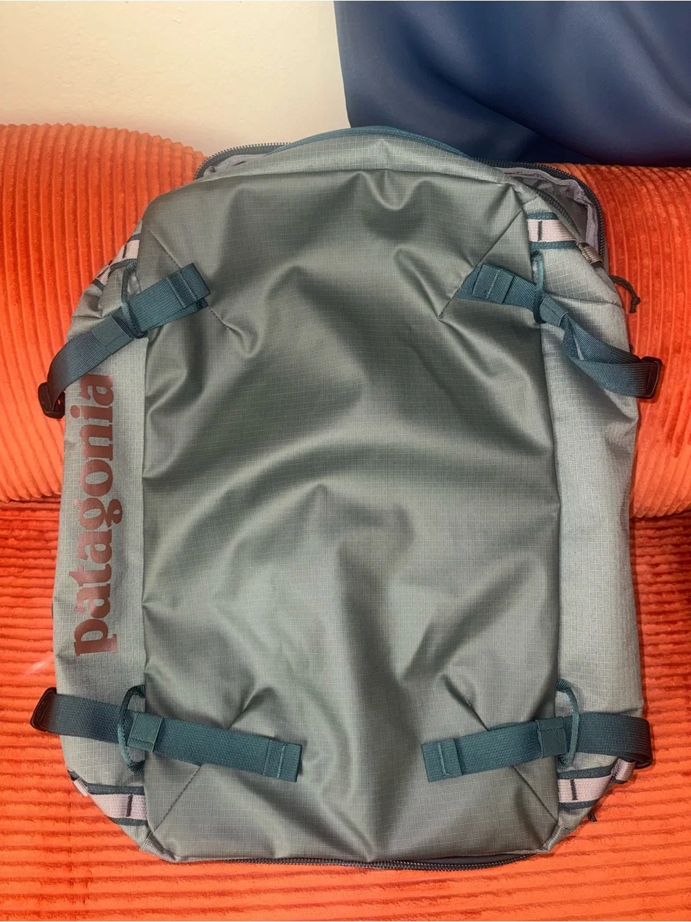 Patagonia Black Hole MLC Convertible BackPack 45L NWOT - Picture 3 of 10